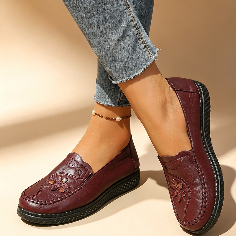 Women's Floral Embroidered Slip-On Loafers