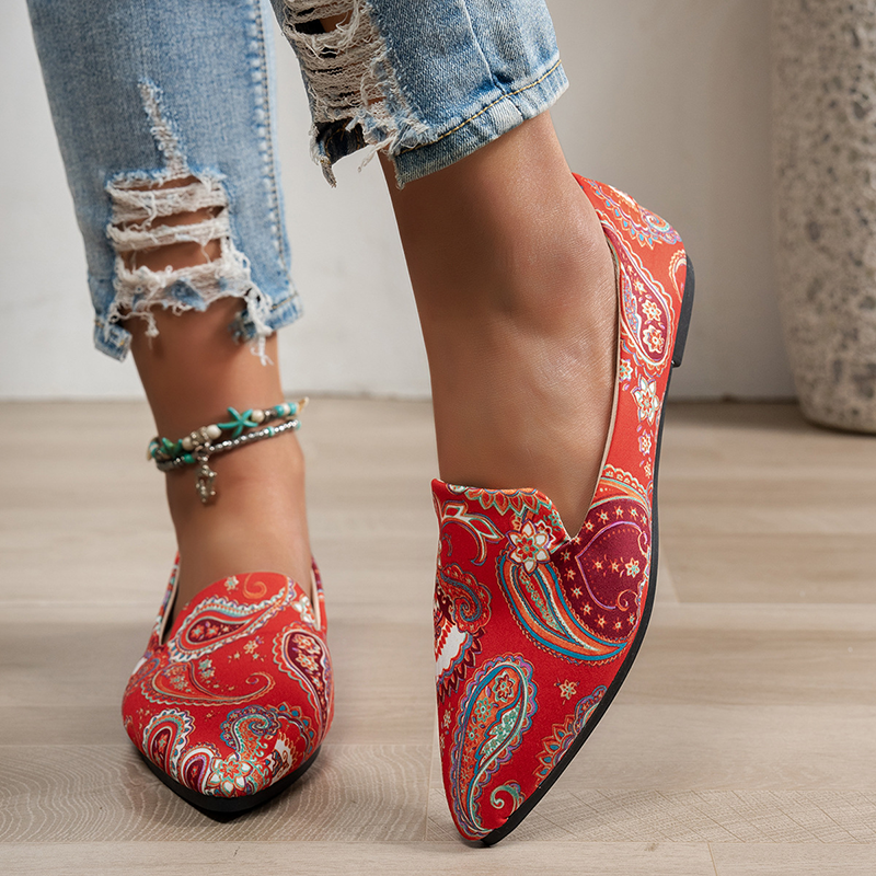 Women's floral print pointed-toe flats