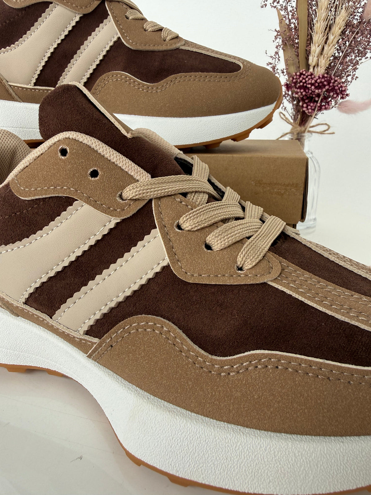 Women's Retro Suede-Look Sneakers – Taupe
