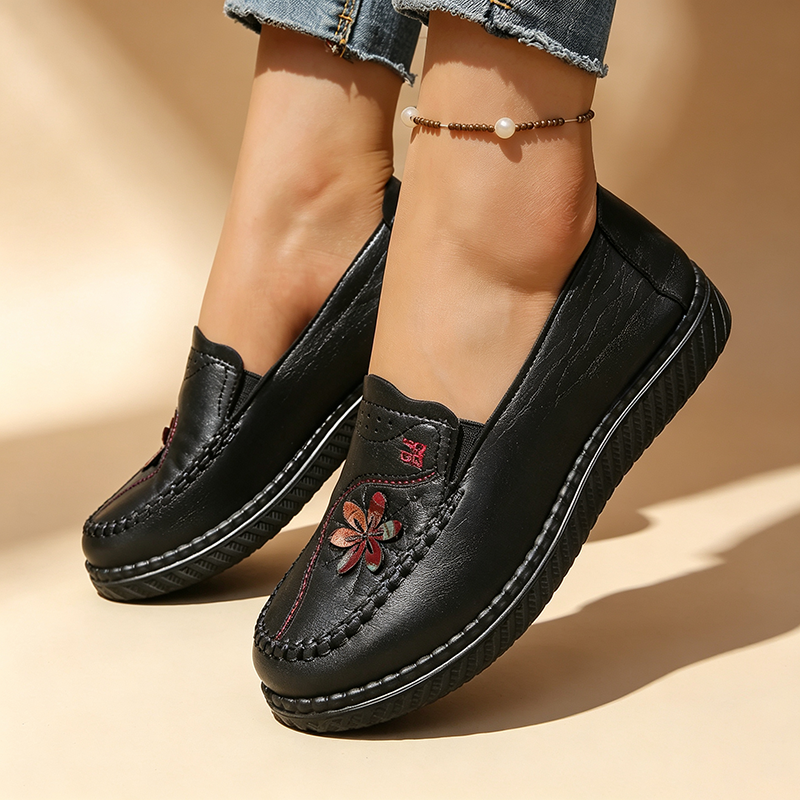 Women's Floral Embroidered Slip-On Loafers