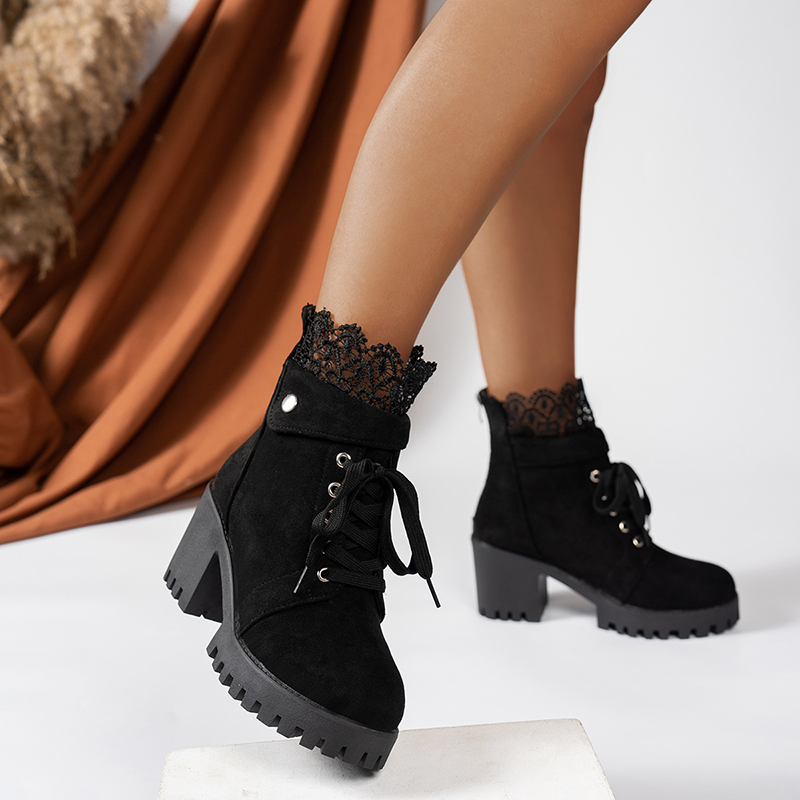 Women's lace-up block-heel ankle boots