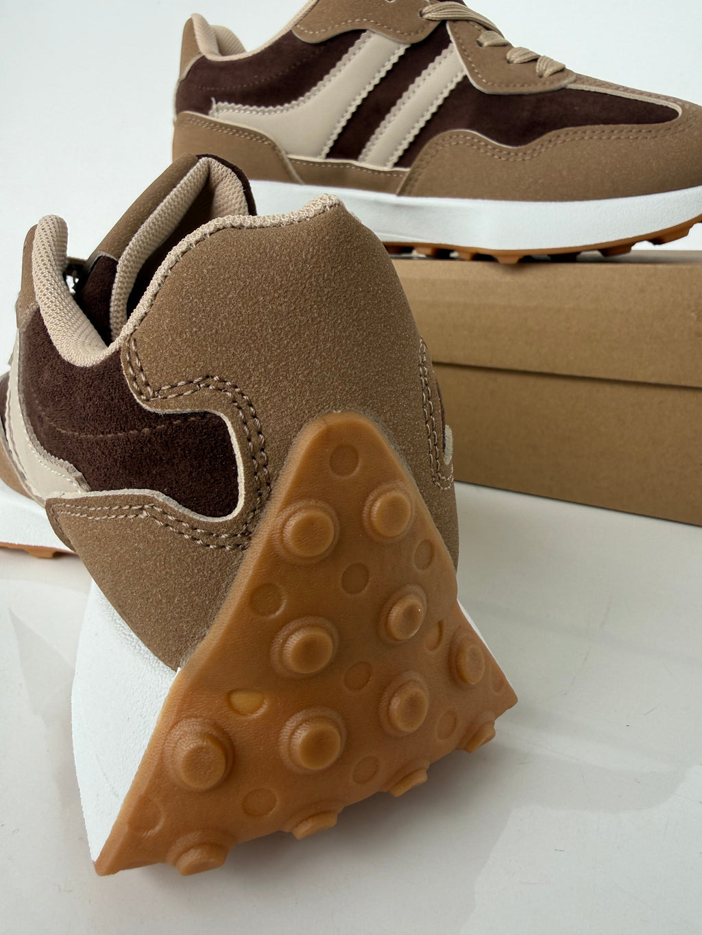 Women's Retro Suede-Look Sneakers – Taupe