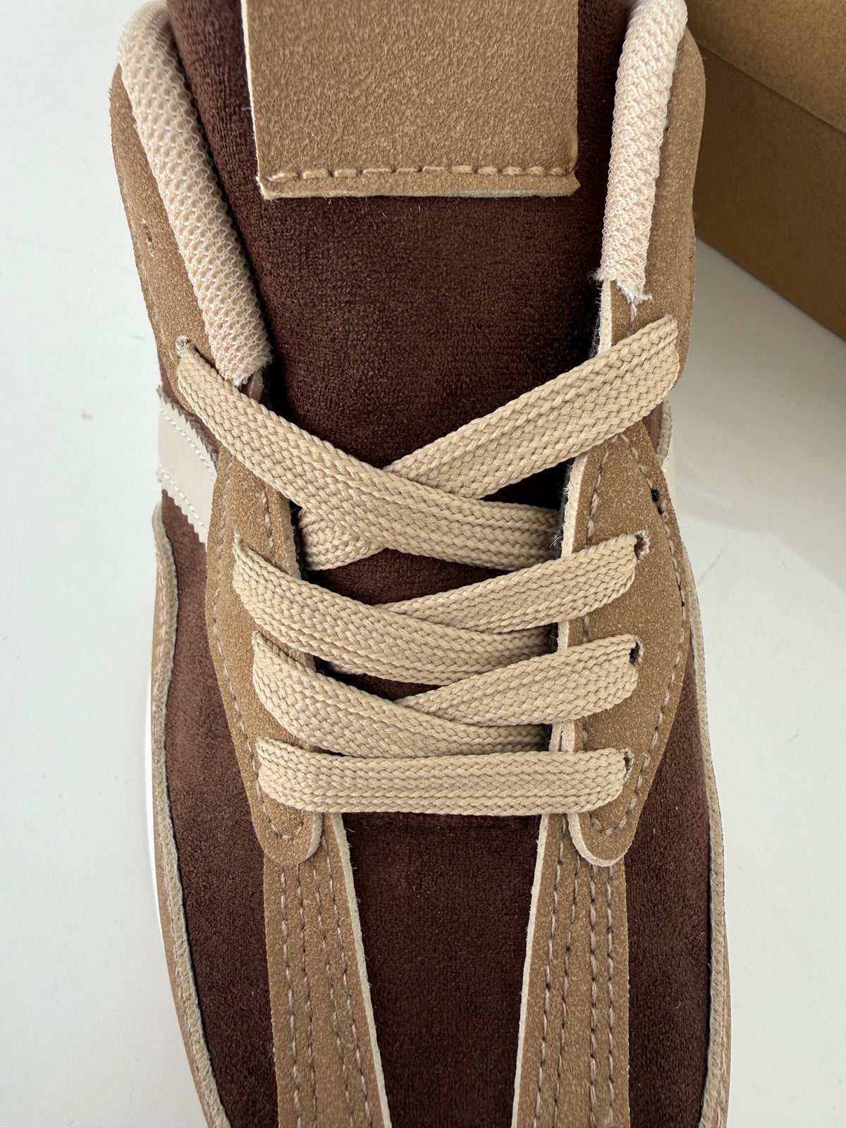 Women's Retro Suede-Look Sneakers – Taupe
