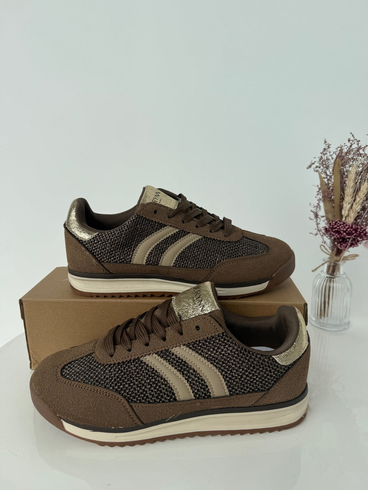 Women's Retro Suede-Look Sneakers – Brown