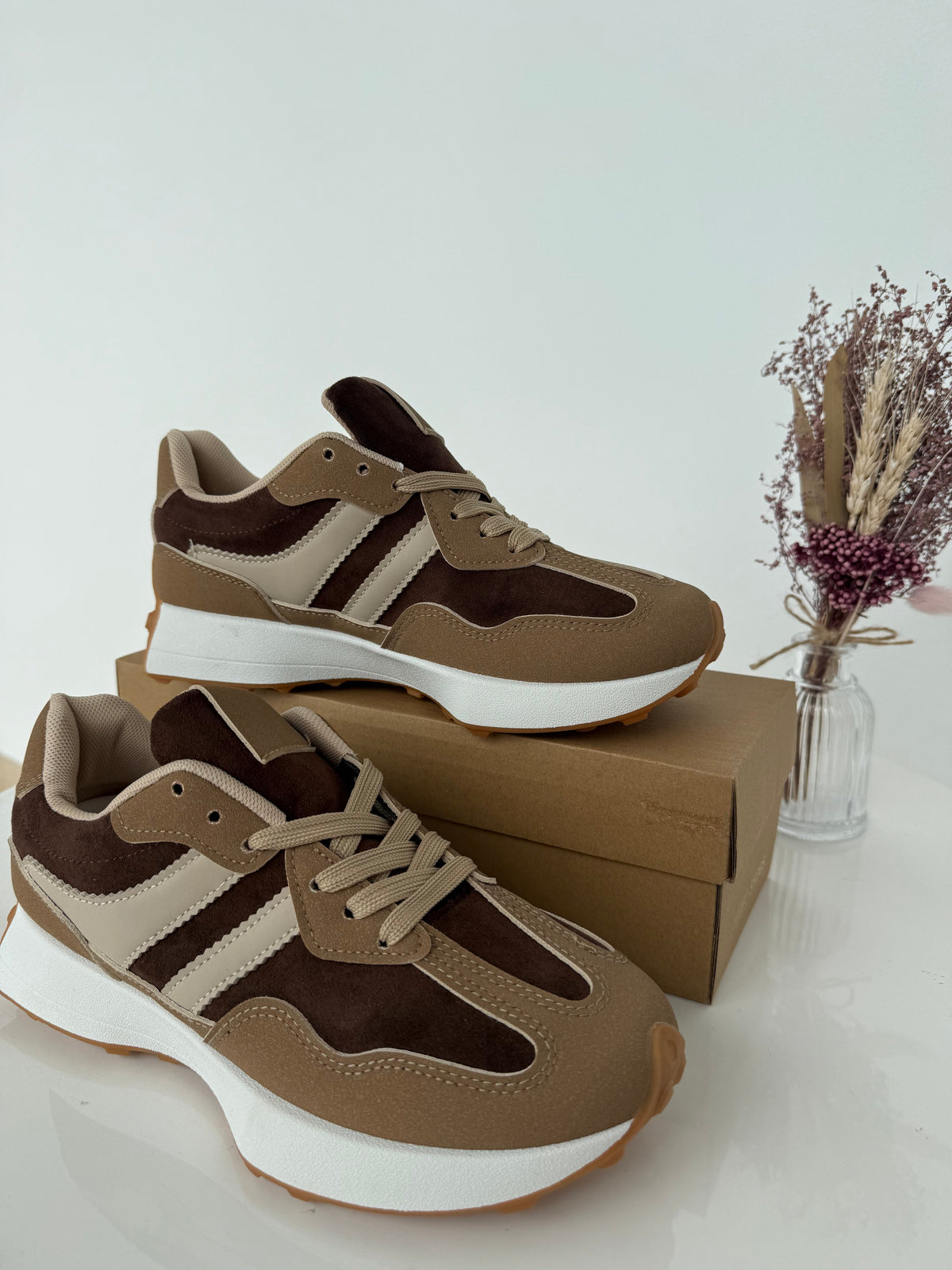 Women's Retro Suede-Look Sneakers – Taupe