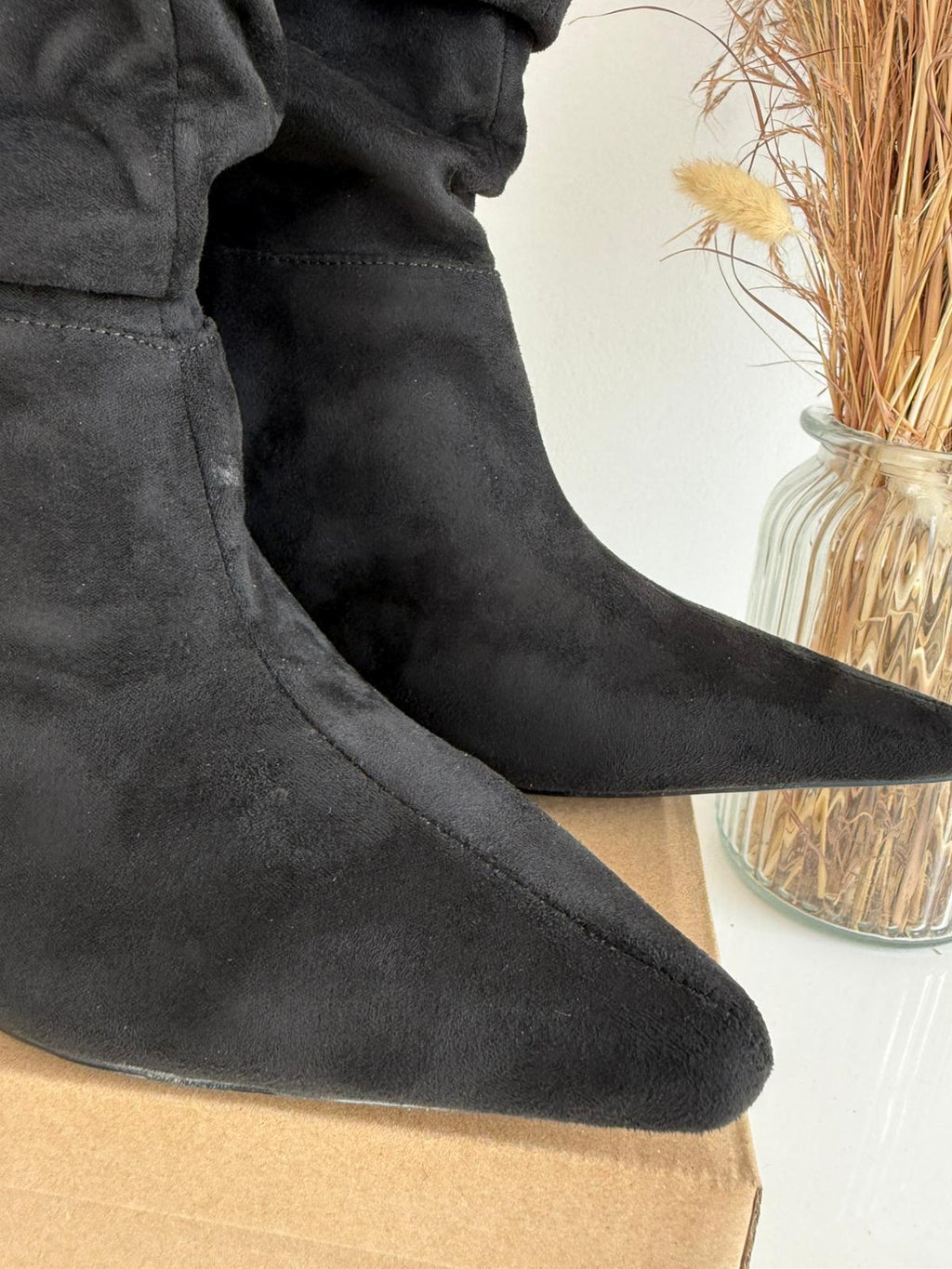 Women's Slouchy Kitten-Heel Boots – Black