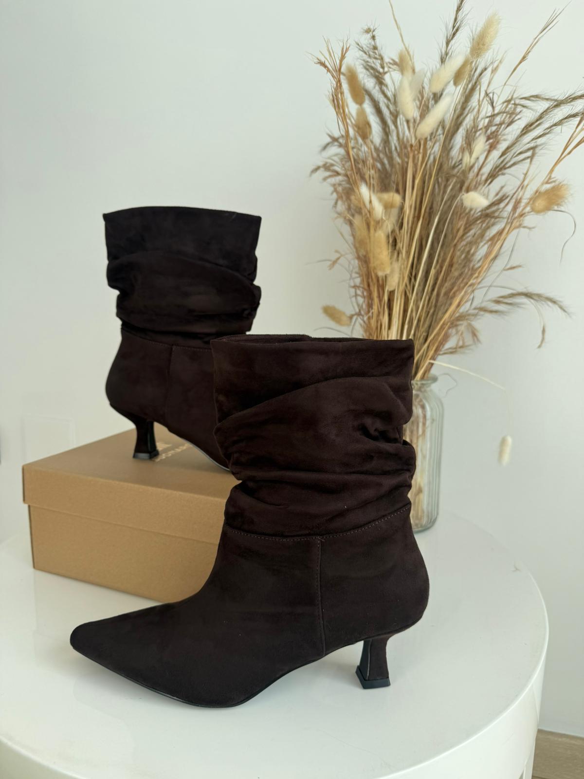 Women's Slouchy Kitten-Heel Boots – Dark Brown