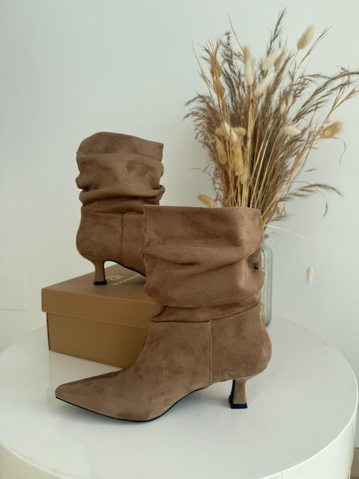 Women's Slouchy Kitten-Heel Boots – Khaki