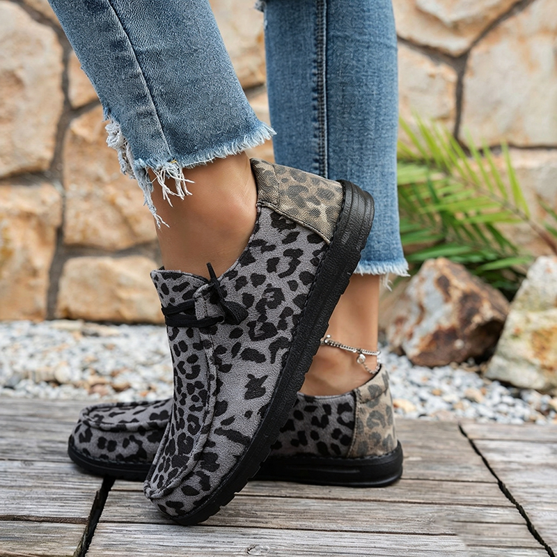 Women's Colorful Heart-Print Leopard Loafers