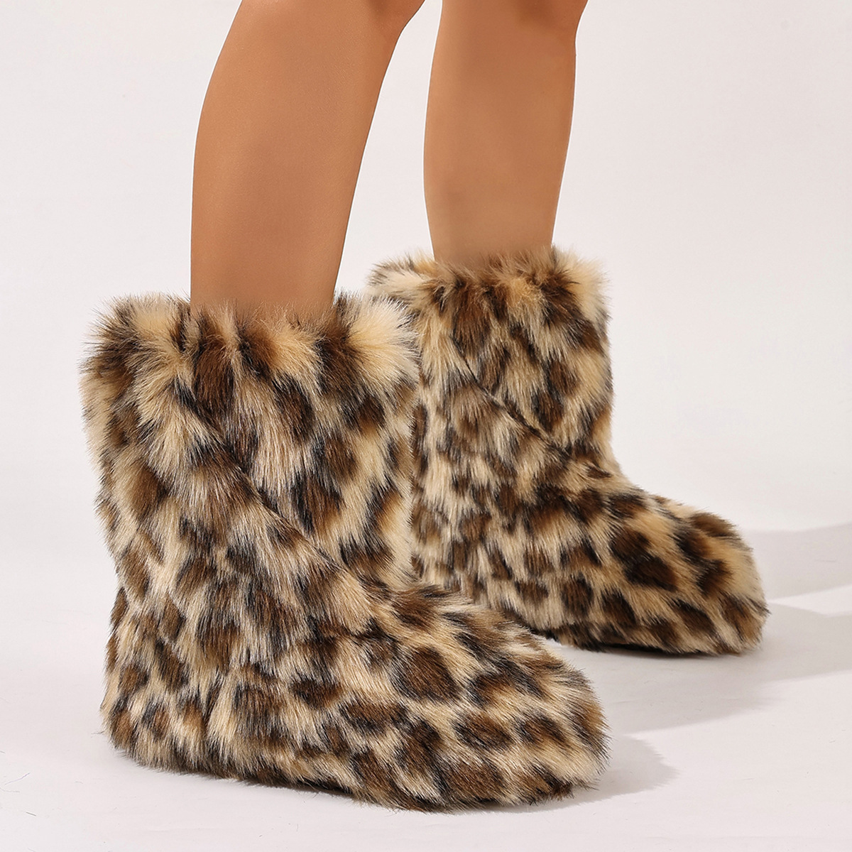 Women's Gradient Chunky Plush Mid-Calf Boots